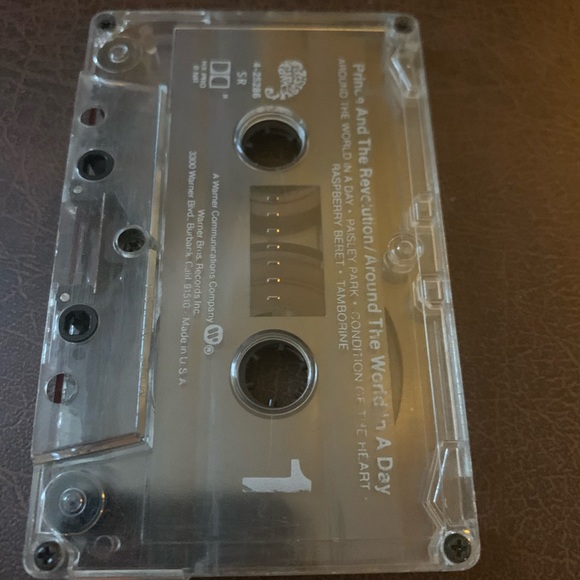 Cassette tape- PRINCE and the revolution- - Picture 3 of 3